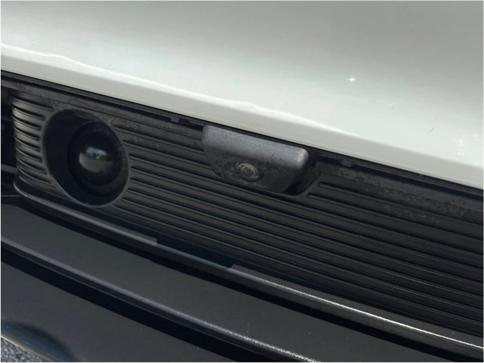 2021 Porsche Taycan - Image 15 of 20