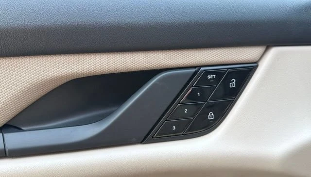 2021 Porsche Taycan - Image 12 of 19