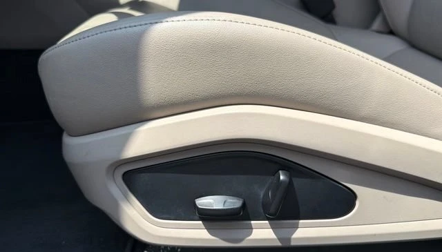 2021 Porsche Taycan - Image 10 of 19