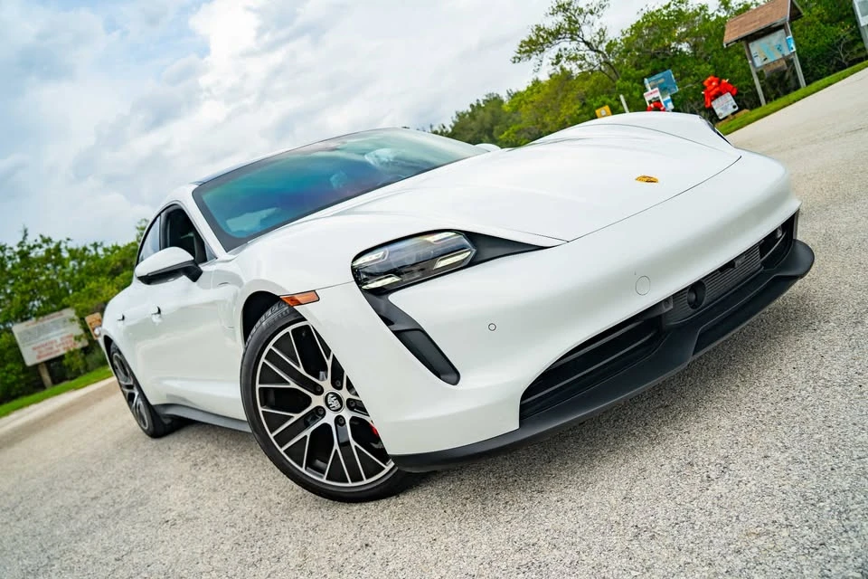 2021 Porsche Taycan - Image 9 of 20