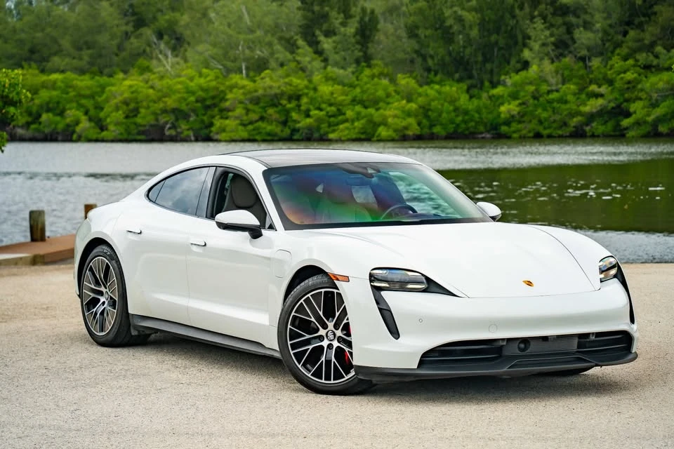2021 Porsche Taycan - Image 8 of 20