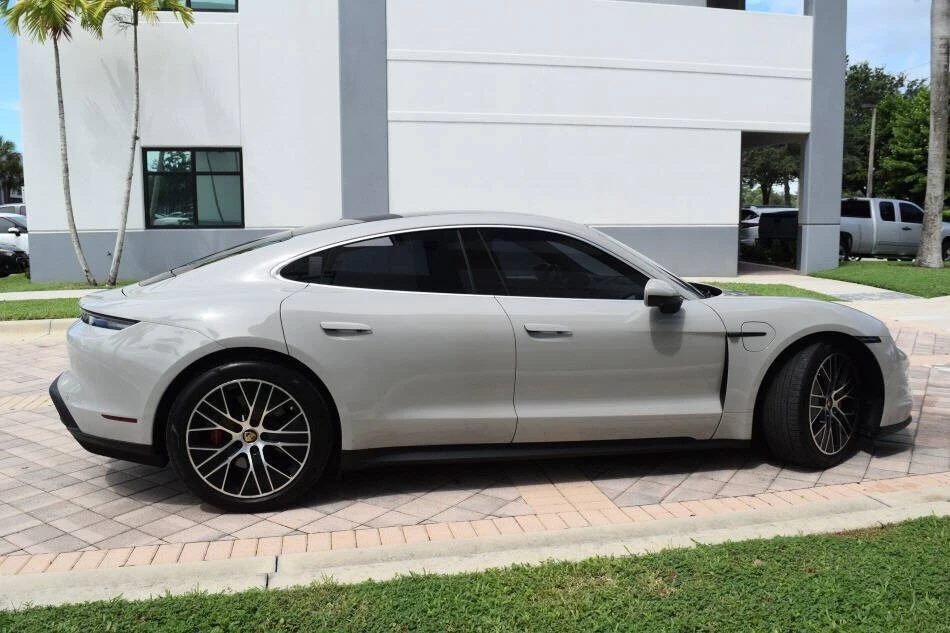 2021 Porsche Taycan - Image 7 of 20