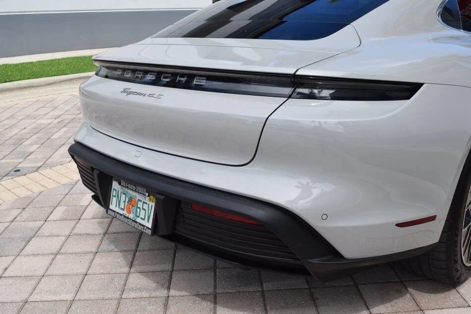 2021 Porsche Taycan - Image 18 of 20