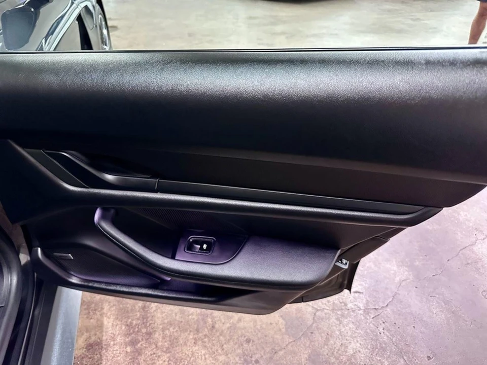 2021 Porsche Taycan - Image 25 of 31