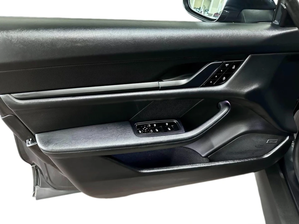 2021 Porsche Taycan - Image 9 of 21