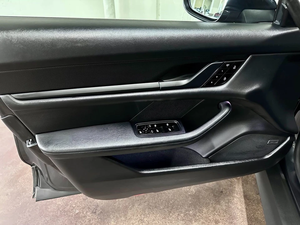2021 Porsche Taycan - Image 9 of 21