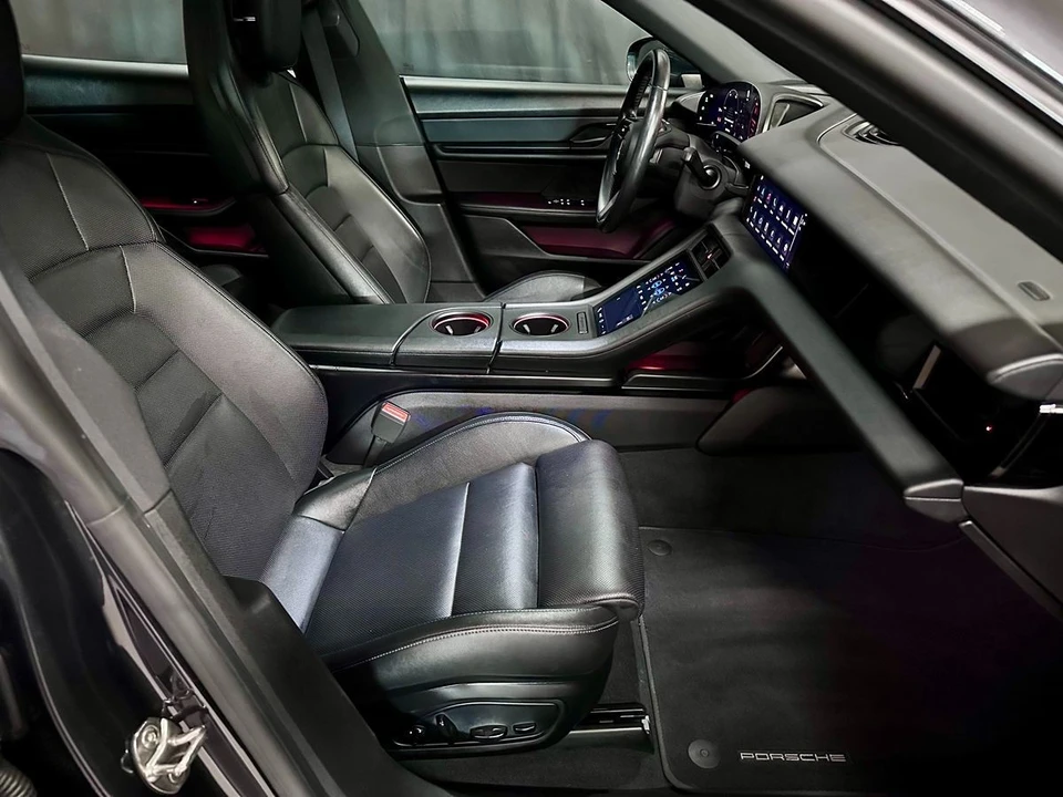 2021 Porsche Taycan - Image 18 of 21