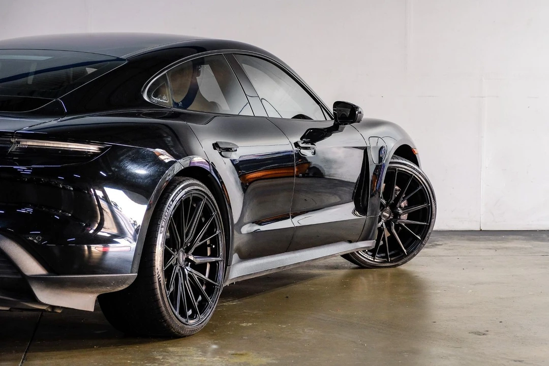 2021 Porsche Taycan - Image 14 of 21