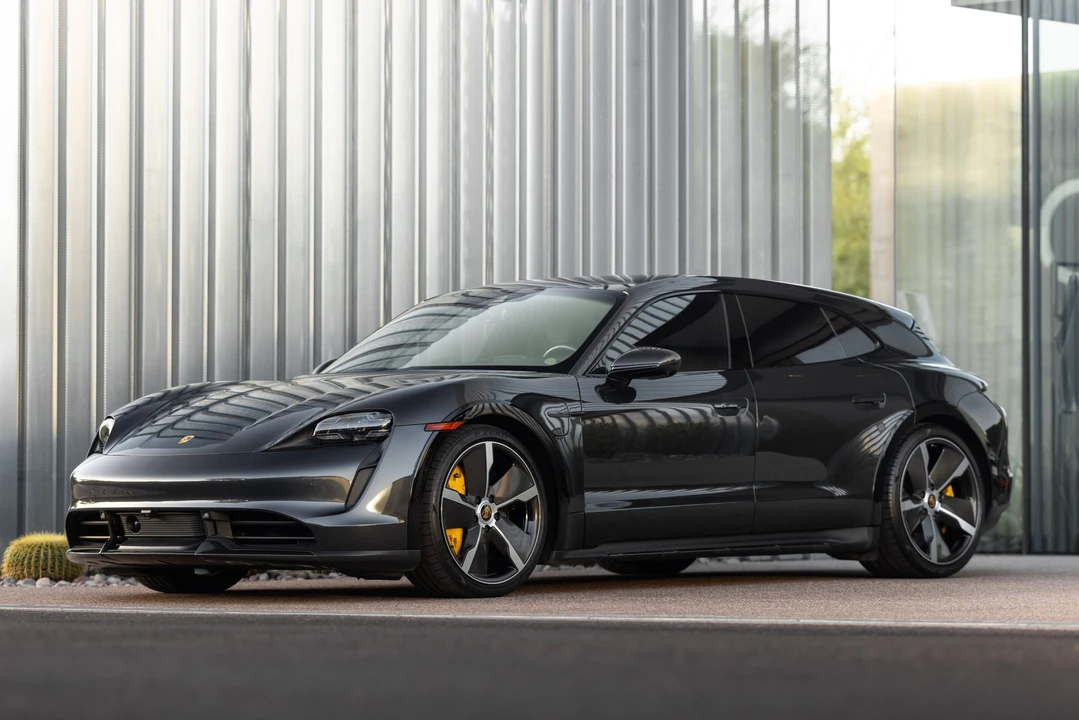 2021 Porsche Taycan Cross Turismo - Image 2 of 31