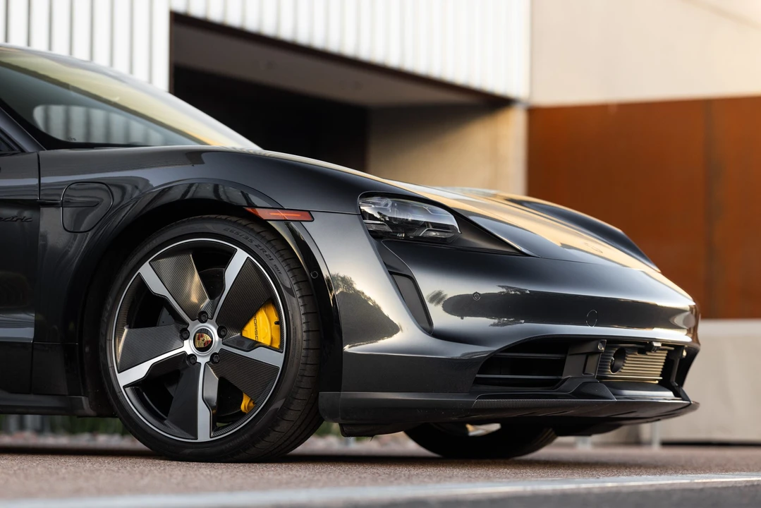 2021 Porsche Taycan Cross Turismo - Image 20 of 31
