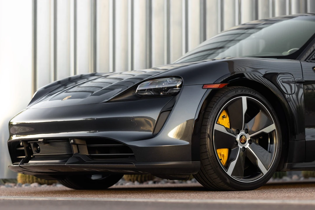 2021 Porsche Taycan Cross Turismo - Image 22 of 31