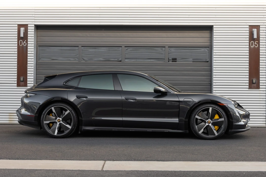 2021 Porsche Taycan Cross Turismo - Image 8 of 31