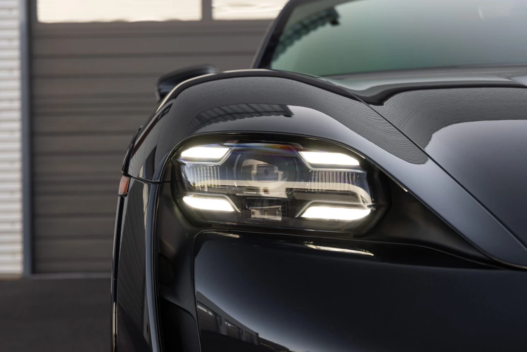 2021 Porsche Taycan Cross Turismo - Image 25 of 31