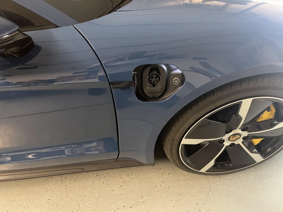 2021 Porsche Taycan Turbo S - Image 27 of 31