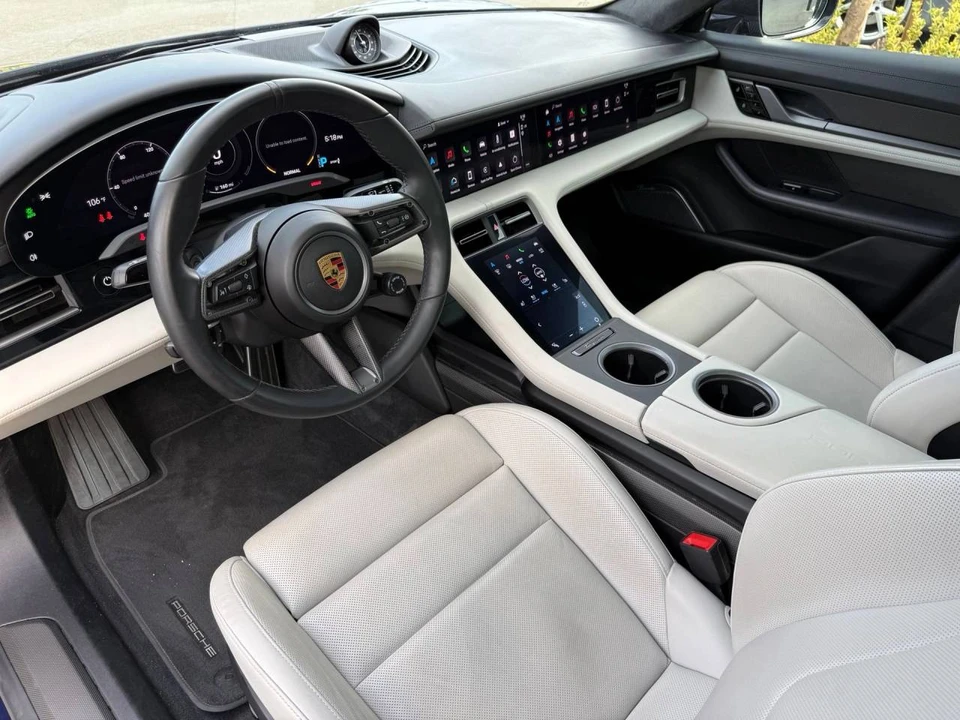 2021 Porsche Taycan Turbo S - Image 4 of 5