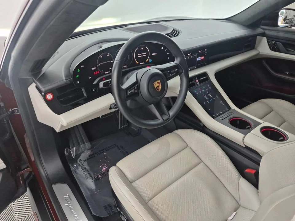 2021 Porsche Taycan Turbo - Image 4 of 5