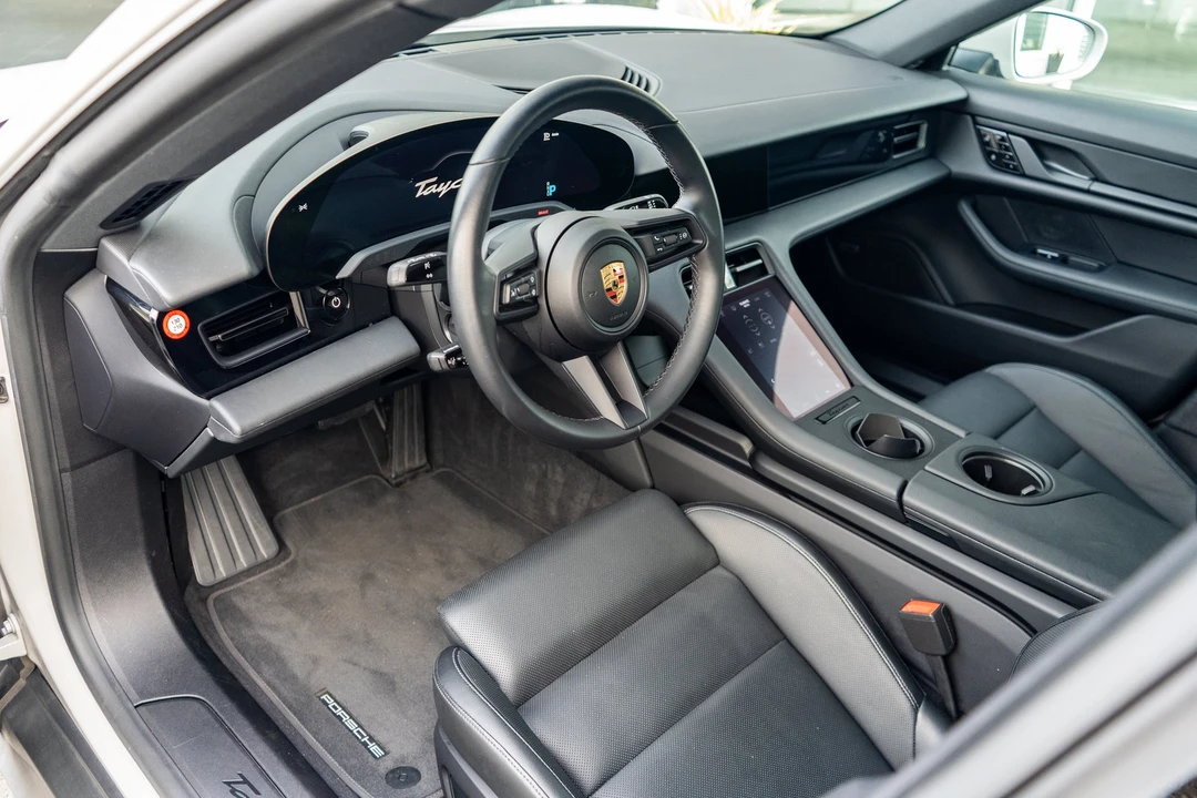 2021 Porsche Cayman - Image 8 of 31