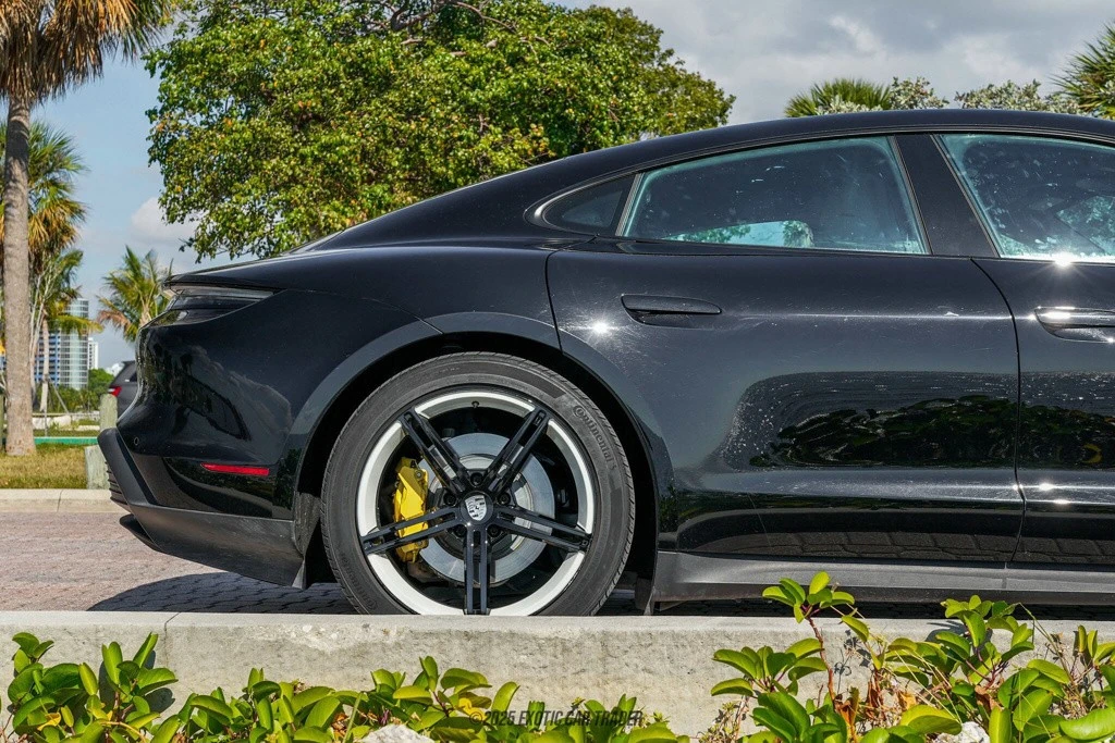 2021 Porsche Taycan - Image 10 of 12