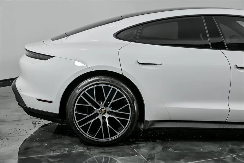 2021 Porsche Taycan - Image 12 of 21