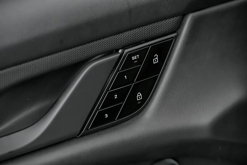 2021 Porsche Taycan - Image 17 of 21