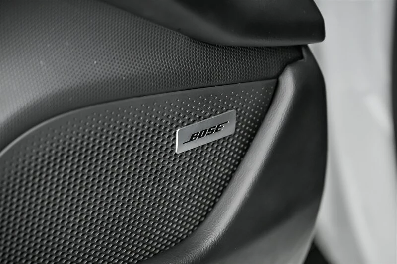 2021 Porsche Taycan - Image 18 of 21