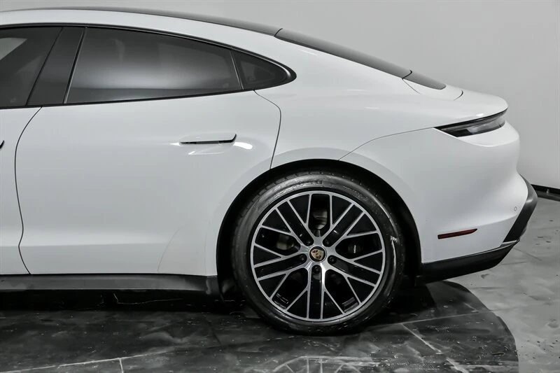2021 Porsche Taycan - Image 8 of 21
