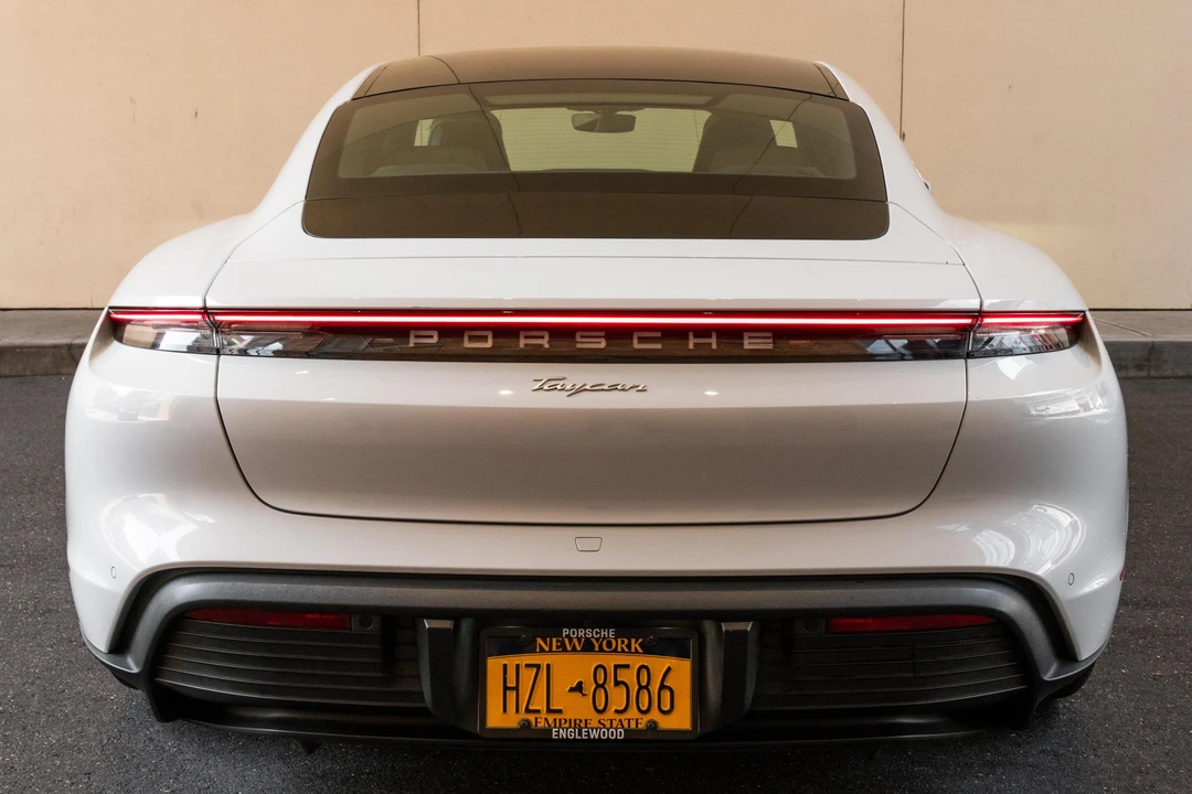 2021 Porsche Taycan - Image 5 of 31