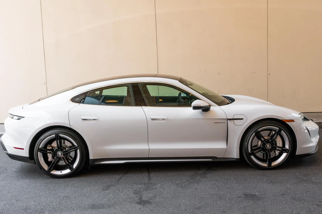 2021 Porsche Taycan - Image 3 of 31