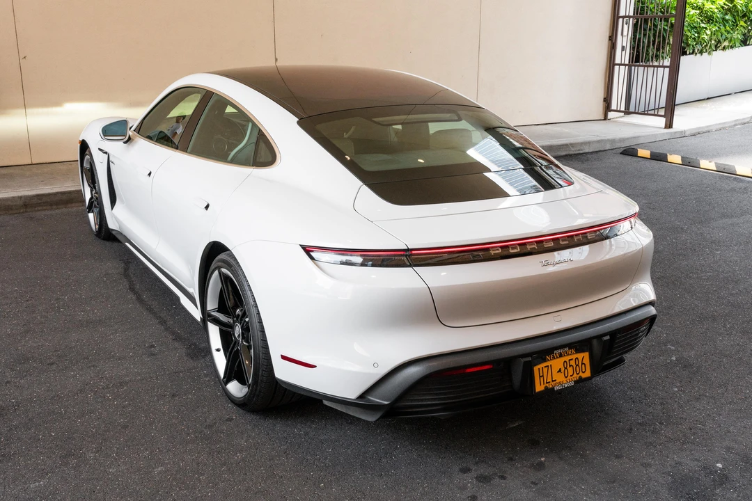 2021 Porsche Taycan - Image 20 of 31