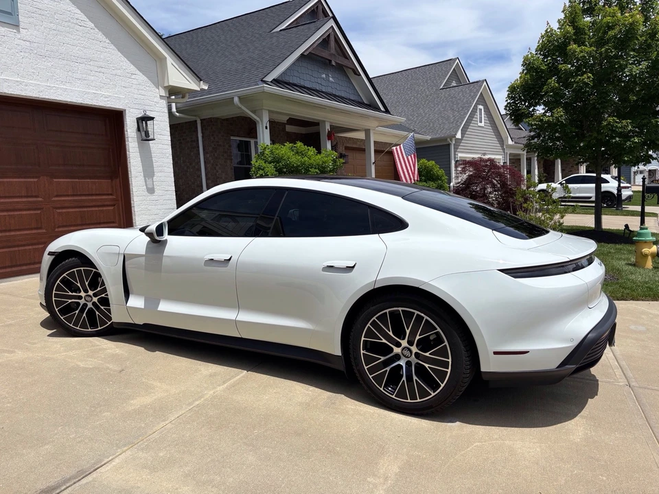 2021 Porsche Taycan - Image 5 of 19