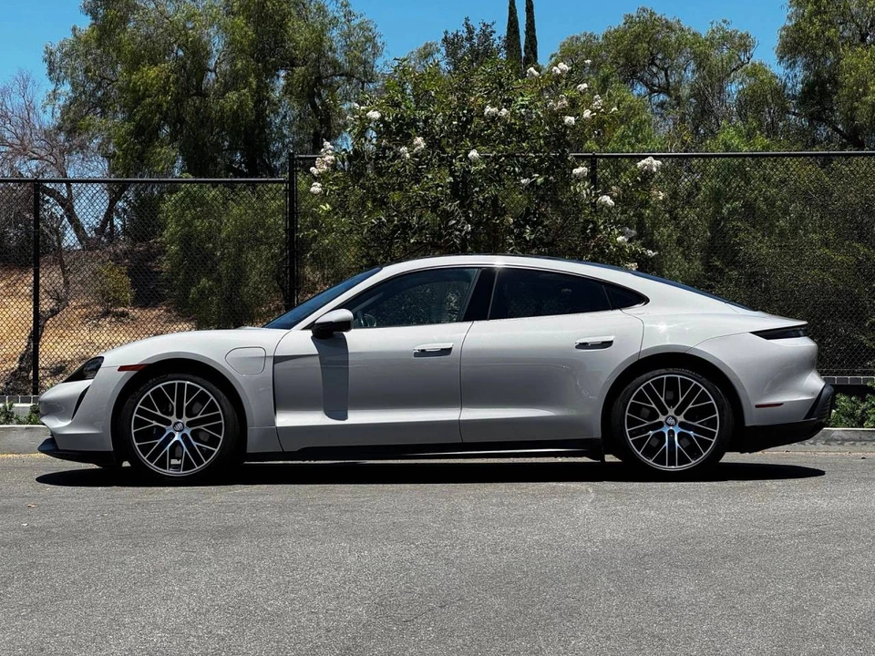 2021 Porsche Taycan - Image 2 of 5