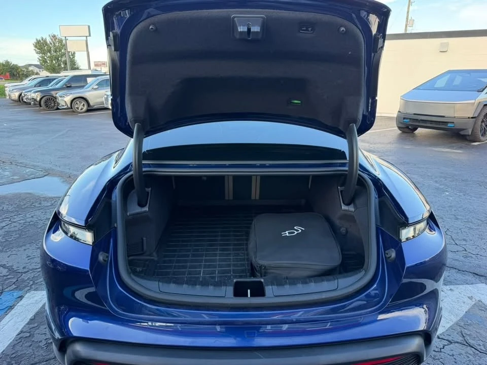 2021 Porsche Taycan - Image 10 of 20