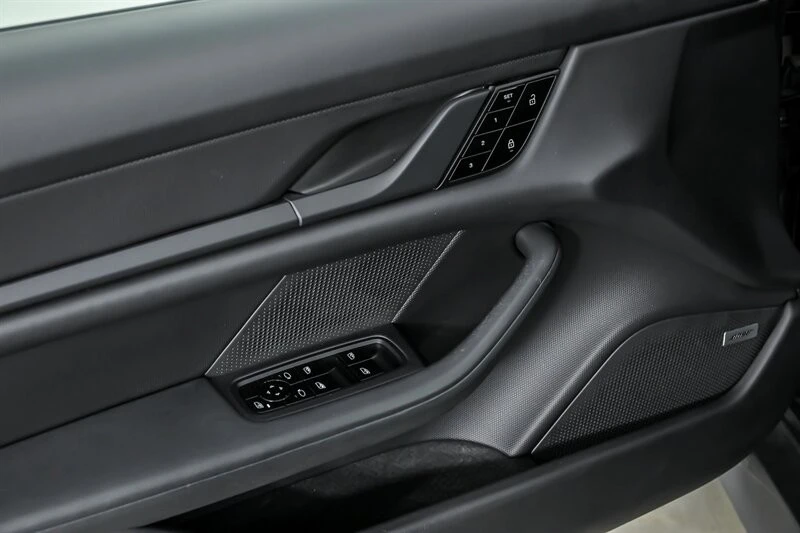 2021 Porsche Cayman - Image 13 of 31