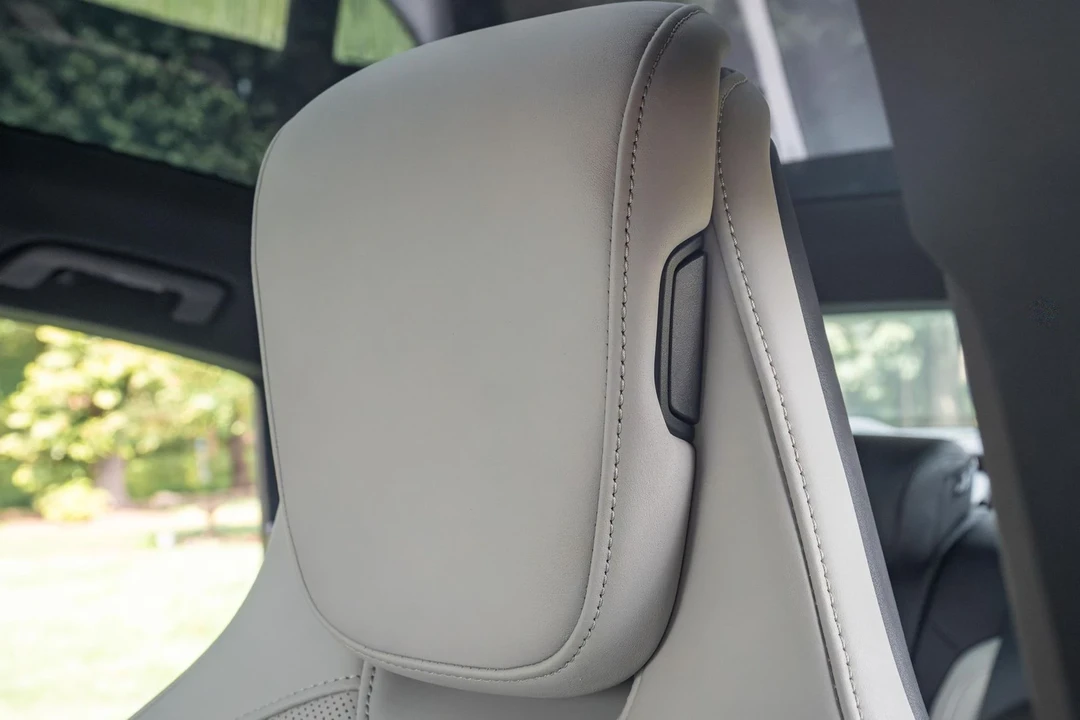 2021 Porsche Taycan - Image 10 of 31