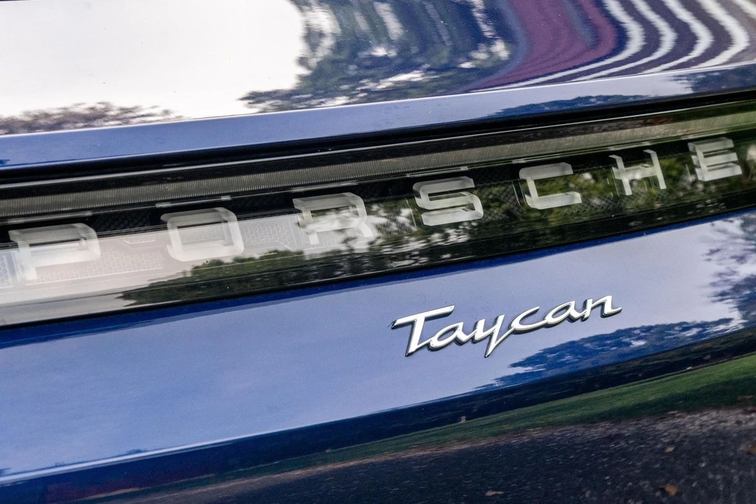 2021 Porsche Taycan - Image 18 of 31