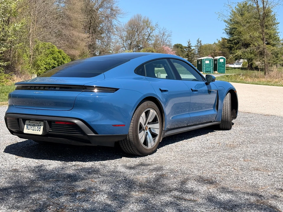 2021 Porsche Taycan - Image 12 of 31