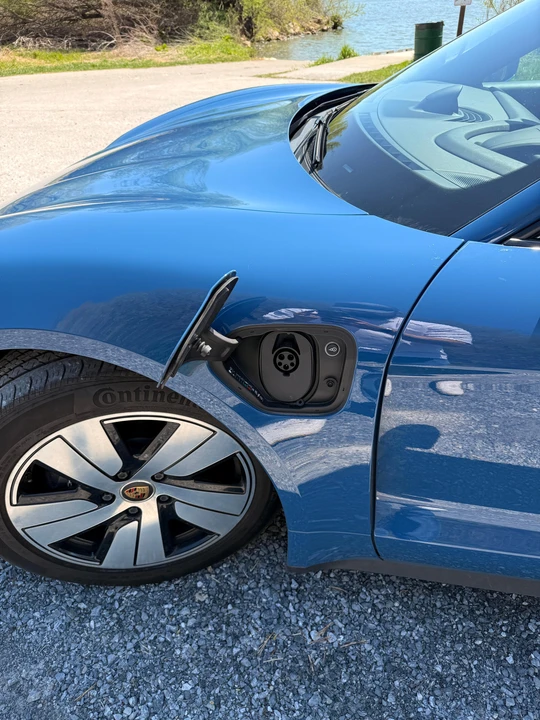 2021 Porsche Taycan - Image 16 of 31