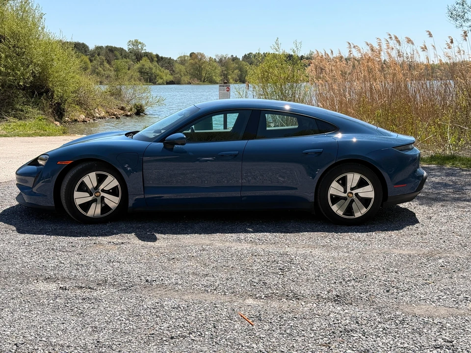 2021 Porsche Taycan - Image 9 of 31