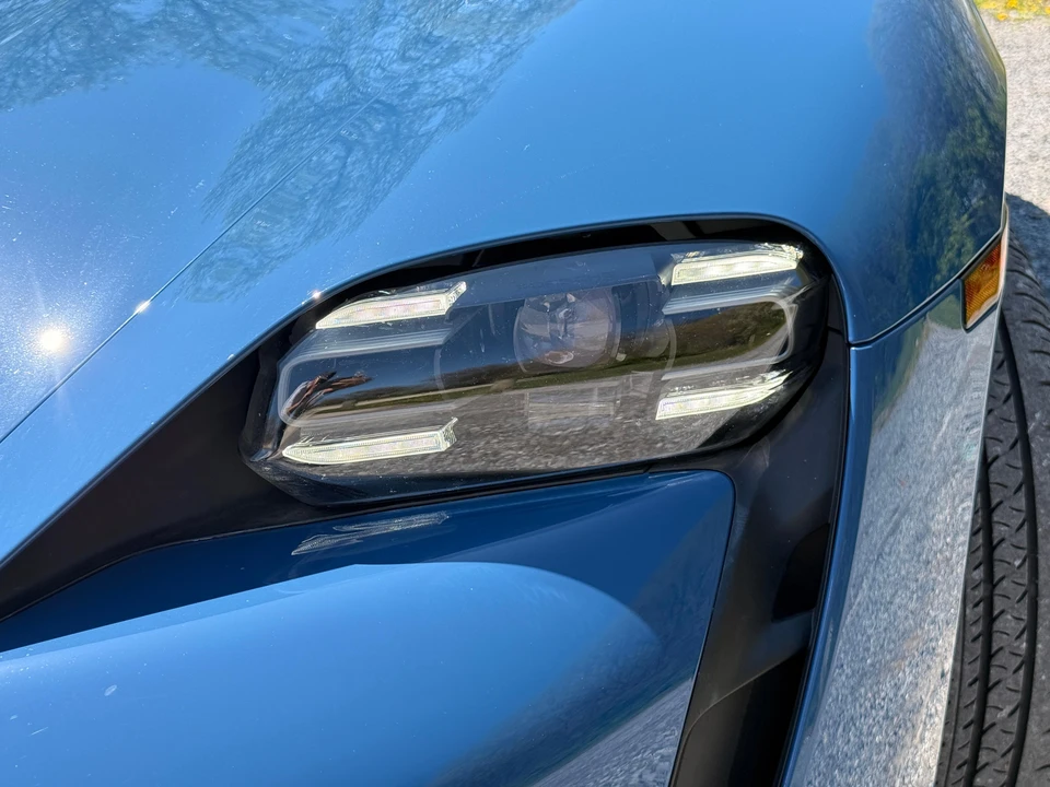 2021 Porsche Taycan - Image 15 of 31