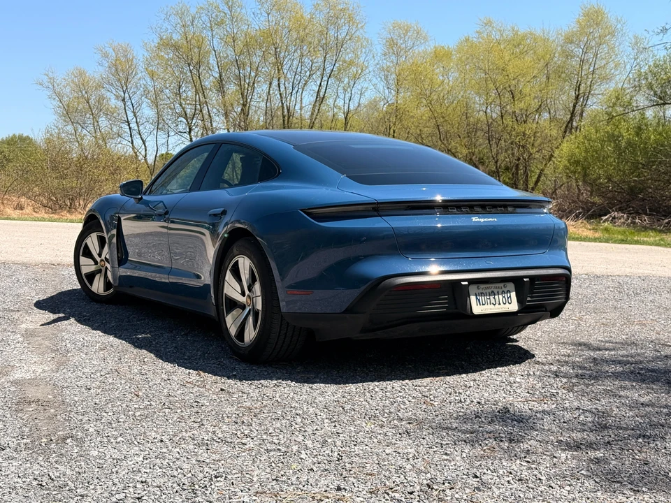2021 Porsche Taycan - Image 10 of 31