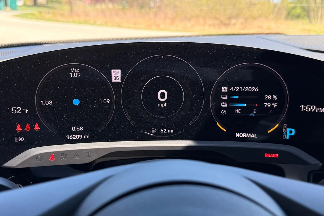 2021 Porsche Taycan - Image 27 of 31