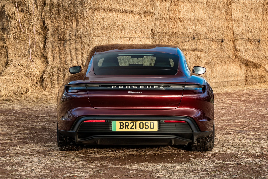2021 Porsche Taycan - Image 7 of 31