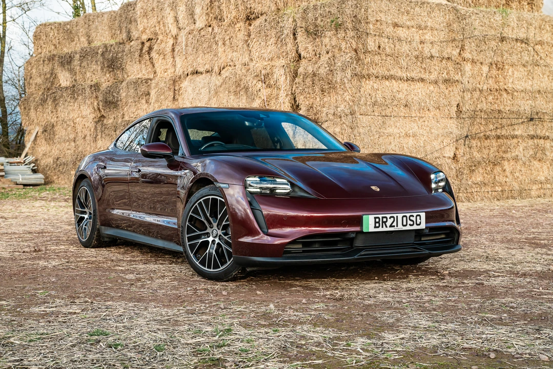 2021 Porsche Taycan - Image 10 of 31