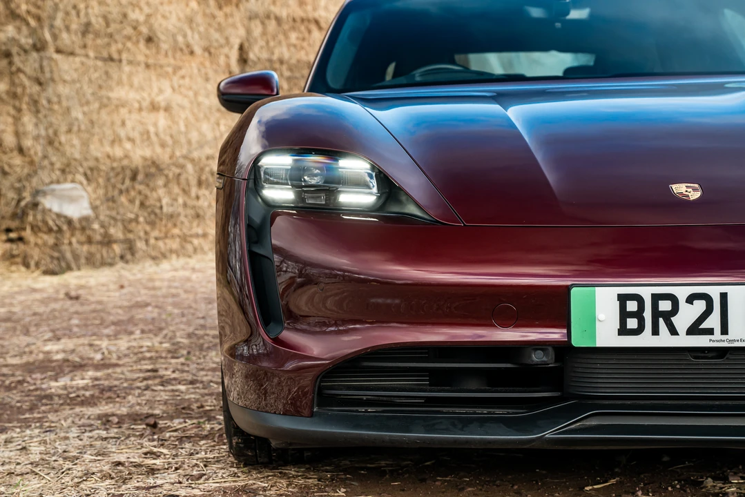 2021 Porsche Taycan - Image 13 of 31