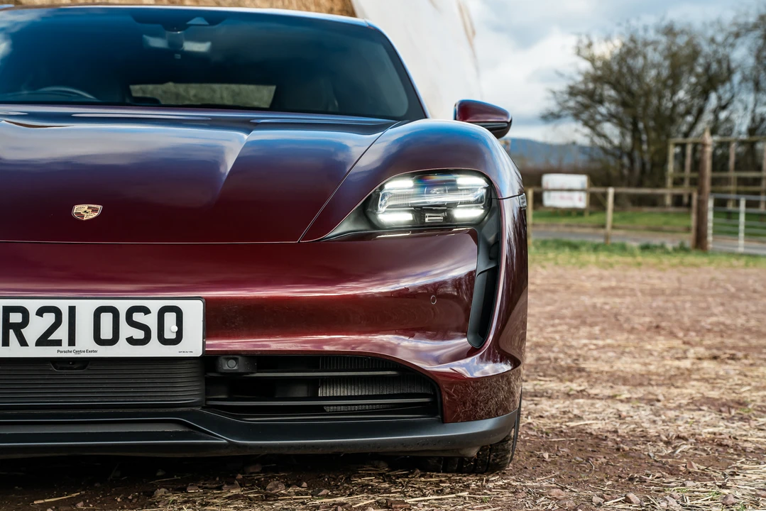 2021 Porsche Taycan - Image 14 of 31