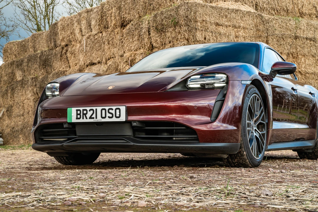 2021 Porsche Taycan - Image 15 of 31