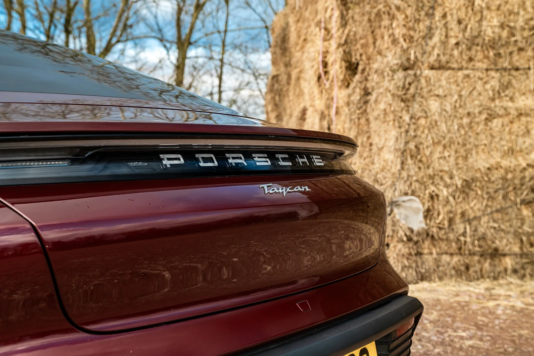 2021 Porsche Taycan - Image 22 of 31