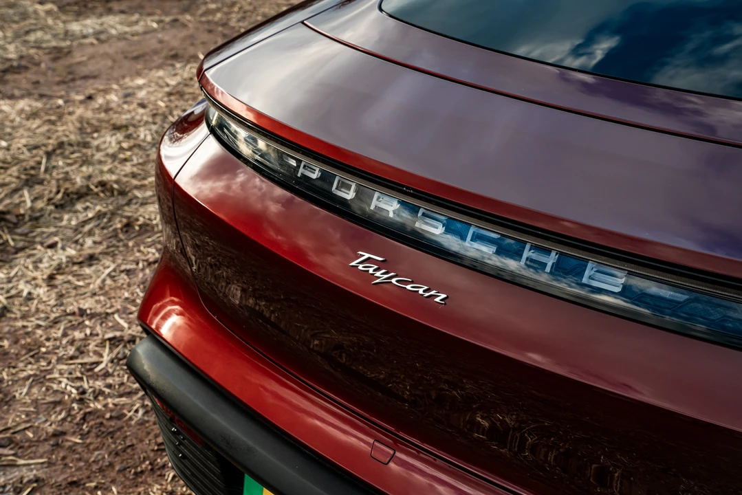 2021 Porsche Taycan - Image 23 of 31