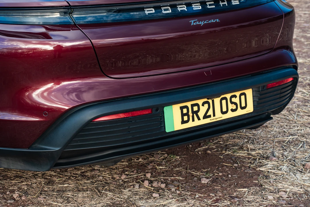 2021 Porsche Taycan - Image 25 of 31