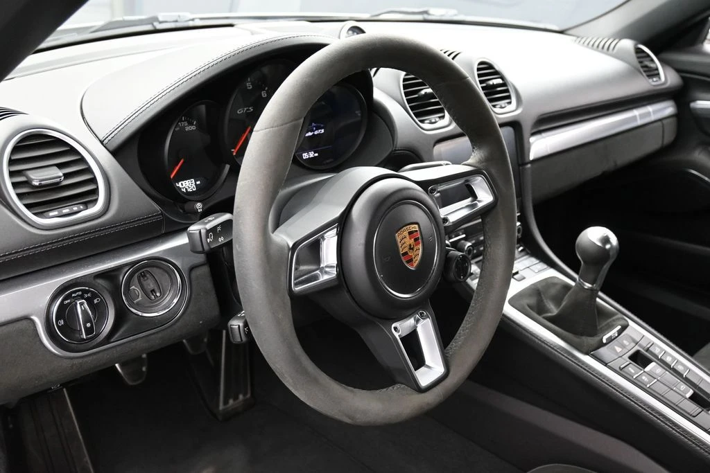 2021 Porsche - Image 15 of 31
